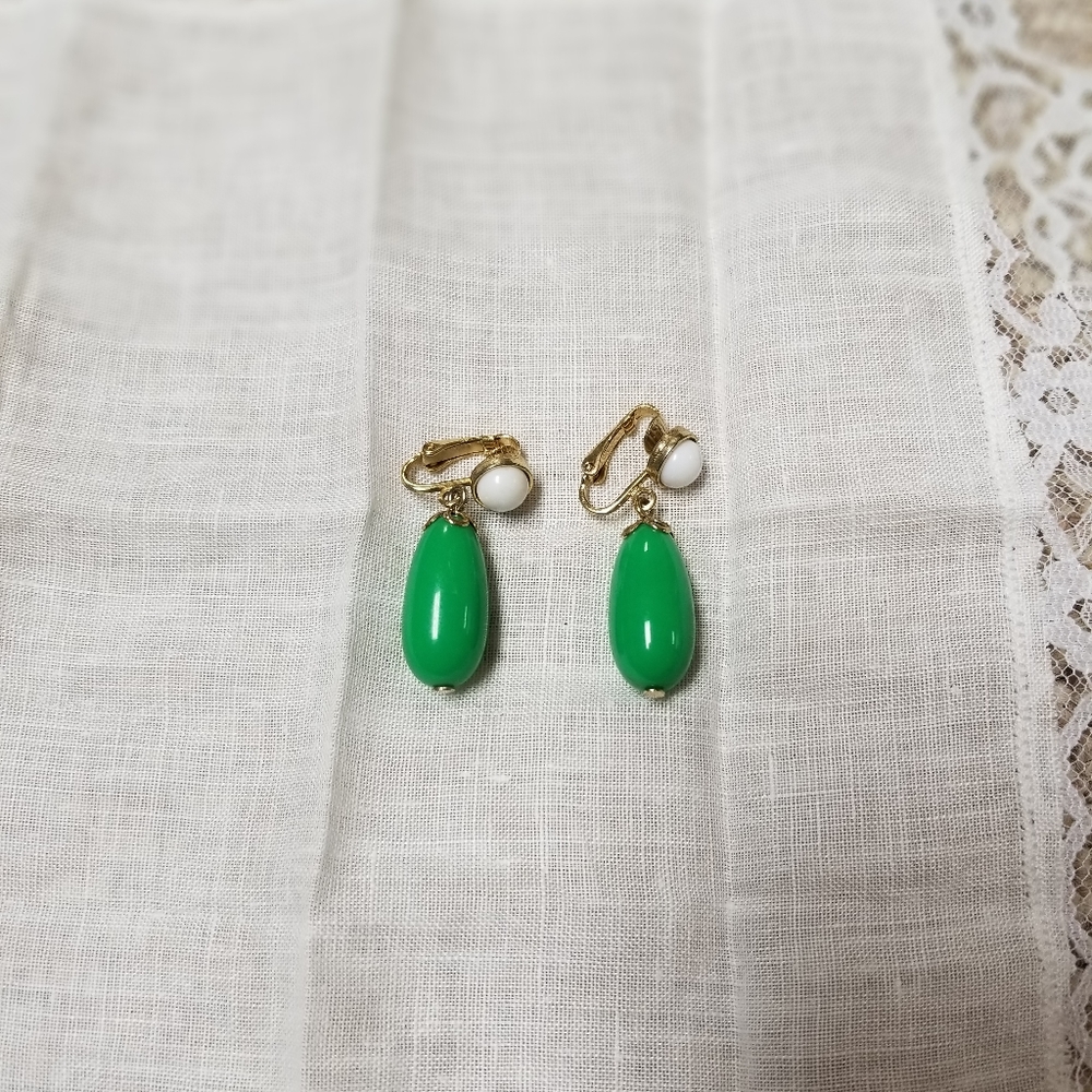 Earring - Picture 6 of 8